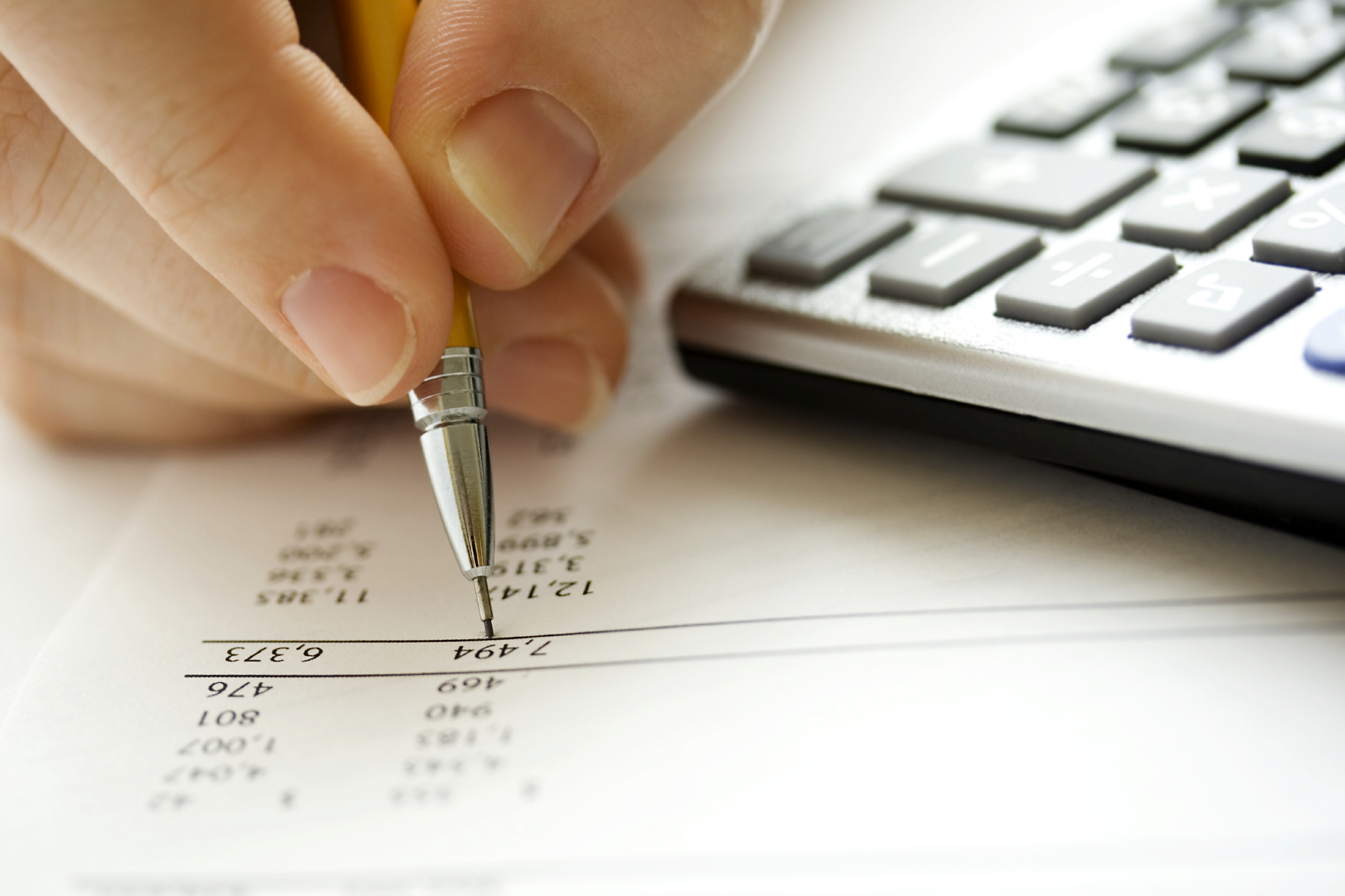  We are pleased to offer a comprehensive range of consulting and translation services, with competitive and transparent rates. Below are our standard rates for various services:  Translation Services:  General Translations: €0.10 per word Technical Translations: €0.15 per word Sworn Translations: €0.20 per word Interpretation Services:  Simultaneous Interpretation: €50 per hour Consecutive Interpretation: €40 per hour Negotiation Interpretation: €35 per hour Business Consulting:  Negotiation Consulting: €100 per hour Investment Strategy Consulting: €120 per hour Business Start-up Consulting: €80 per hour Legal and Administrative Consulting: €90 per hour Analysis and Research Services:  Market Analysis: €500 per full report Real Estate Due Diligence: €700 per full report Real Estate Appraisal: €300 per appraisal Other Services:  Home Staging: starting at €300 per project Business Registration Support: €250 per application Renovation Consulting: €70 per hour Additional Costs:  Judicial Stamp Costs (Bollo): Costs for judicial stamps on each document as required by Italian law. Courier Shipping Costs: Shipping costs for sending documents via courier, to be covered by the client. Urgency Supplement: For services requiring immediate execution, a 30% additional fee will be applied to the standard price.  Travel Costs: For services requiring travel, additional travel costs will be applied, to be agreed upon based on distance and duration of travel.  Packages and Discounts: We also offer custom packages for clients needing combined or continuous services. Contact us to discuss your specific needs and get a personalized quote.  Important Notes:  All rates are excluding VAT. If you need further details or specific information, please let me know!  che scrive su calcolatrice, rappresenta il calcolo dei costi Hand writing on calculator, representing cost calculation Hand schreibt auf Taschenrechner, repräsentiert Kostenberechnung. Ręka pisząca na kalkulatorze, reprezentująca kalkulację kosztów 