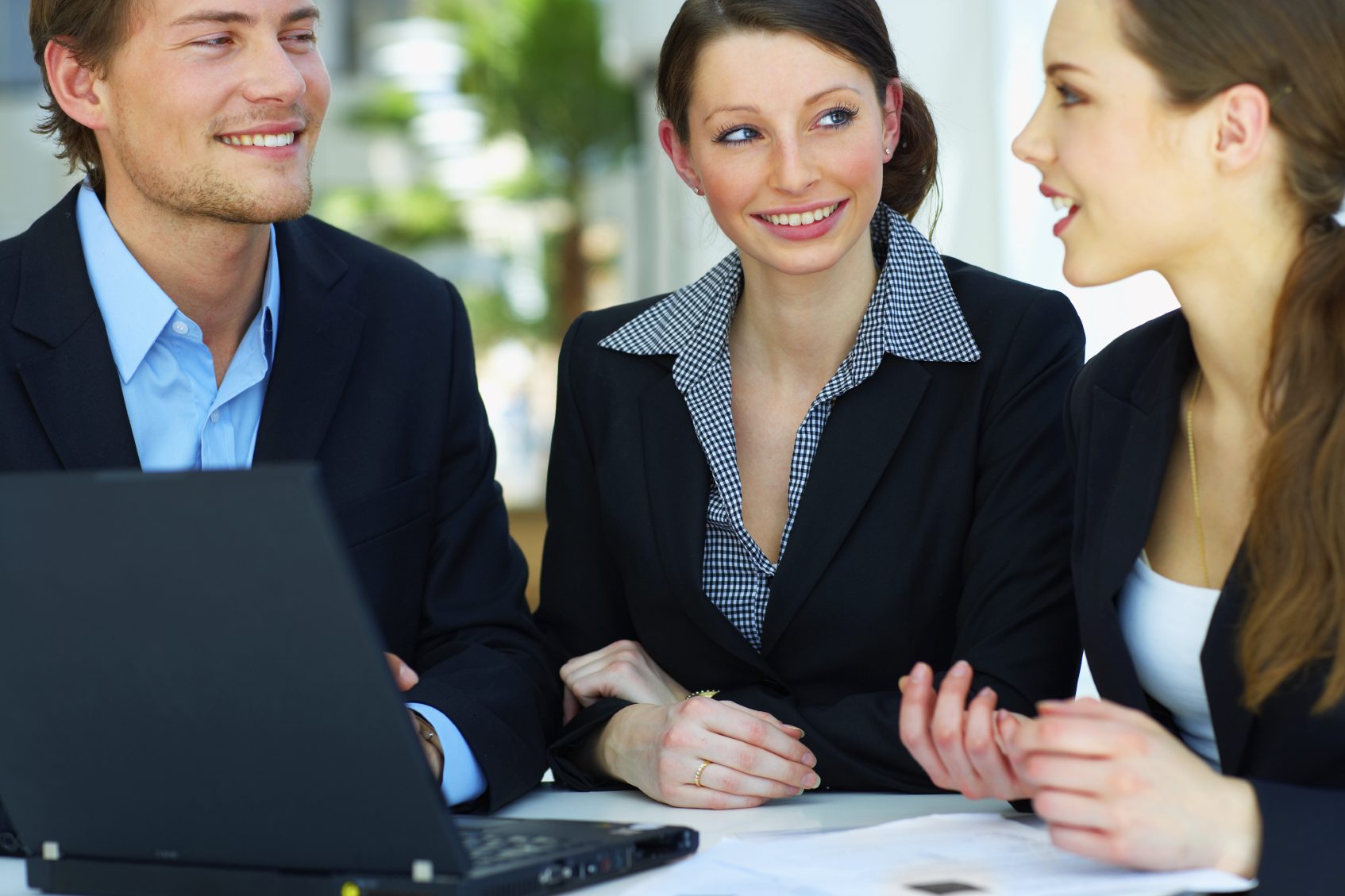 ertified sworn translation services in Italian from German, English, and Polish. We specialize in technical and literary translations, as well as simultaneous interpretation. Professional services for all your translation needs in Italy.Servizi di traduzione giurata certificata in italiano da tedesco, inglese e polacco. Siamo specializzati in traduzioni tecniche e letterarie, nonché in interpretariato simultaneo. Servizi di traduzione professionale in Italia. Certyfikowane usługi tłumaczeń przysięgłych na język włoski z niemieckiego, angielskiego i polskiego.  Zertifizierte vereidigte Übersetzungsdienste ins Italienische aus Deutsch, Englisch und Polnisch. Wir spezialisieren uns auf technische und literarische Übersetzungen sowie auf Simultandolmetschen. Professionelle Übersetzungsdienste in Italien   się w tłumaczeniach technicznych i literackich oraz w tłumaczeniach symultanicznych. Profesjonalne usługi tłumaczeniowe we Włoszech.    
